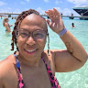 Meet your Posher, Deangela